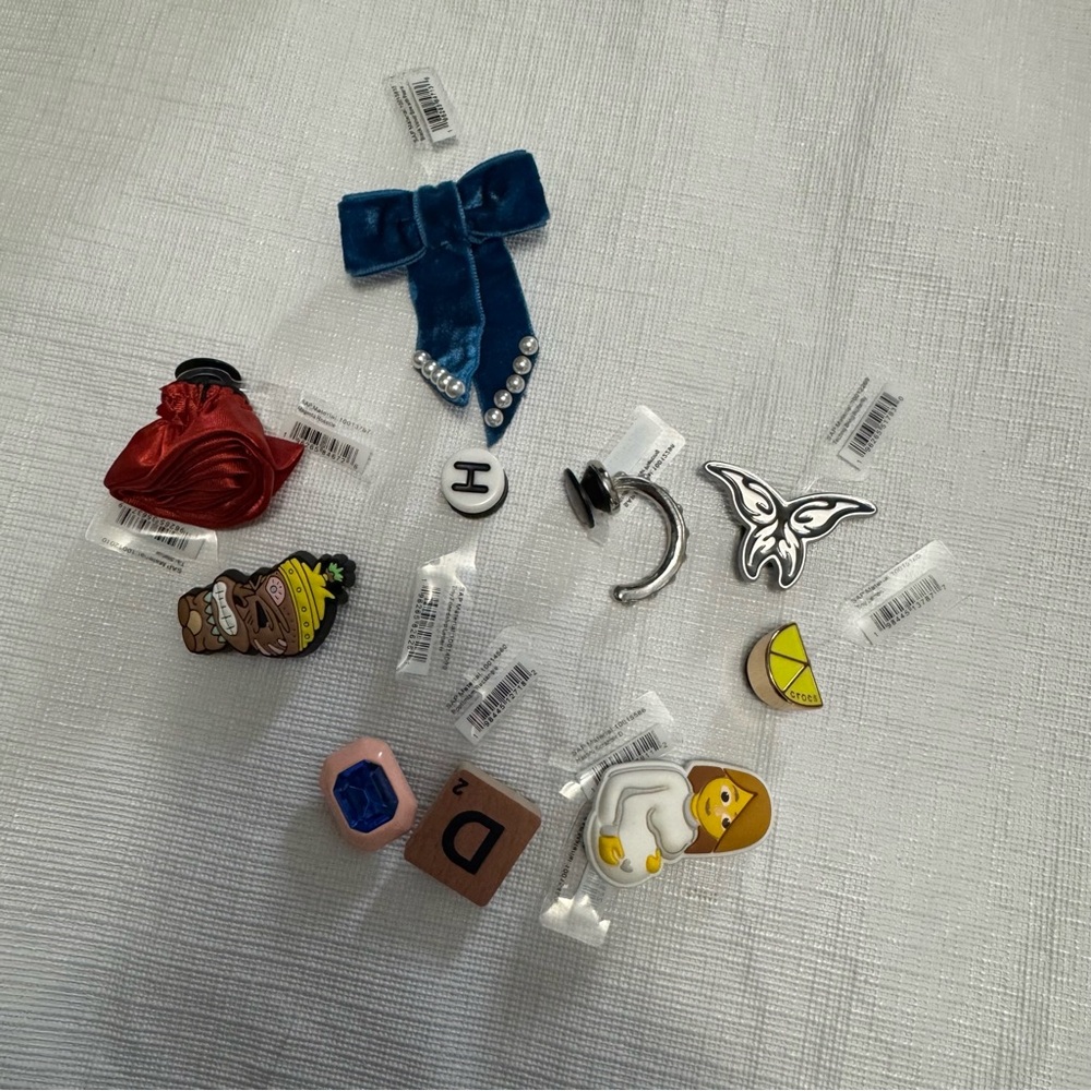 Crocs Jibbits 10 pcs NWT